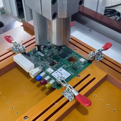 220V Masaüstü PCB Yönlendirici Makinesi 650mm X 450mm Çalışma Alanı
