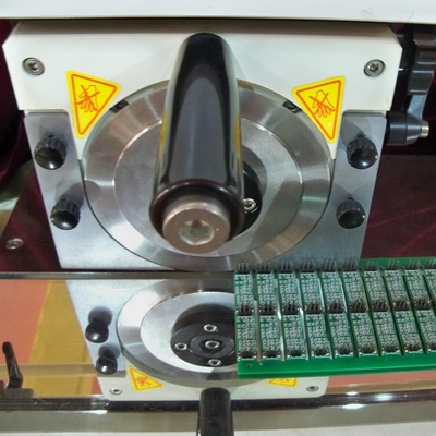 Kullanıcı dostu tasarımı PCB Ayırıcı Makinesi'nin kolay çalıştırılması ve bakımı için