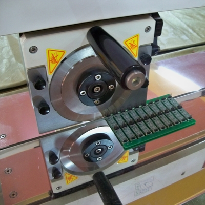 Çelik doğrusal ve dairesel bıçaklarla mobil elektronik için PCB ayırıcı