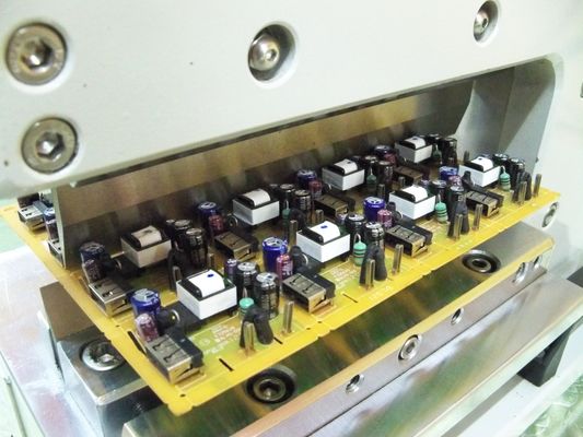 Elektromanyetik Valf Kontrolü ile Pnömatik Sürümlü V Kesik PCB Kırma Makinesi
