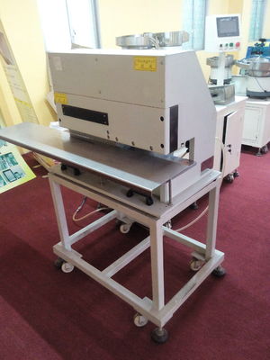 0.4mpa Çalışma Basıncı Yüksek Hızlı PCB V Kesme Makinesi L460mm