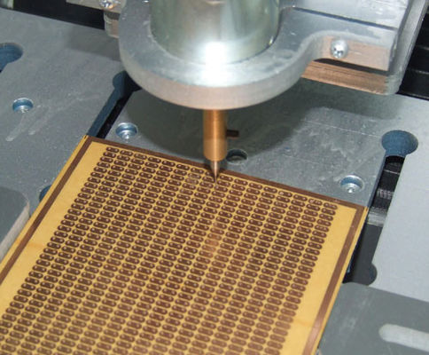 PCB Panellerinde Tam Otomatik V Puanlama Makinesi V-Cut PCB Ayırıcı