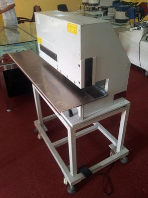 V Groove Guillotine PCB Cutting Machine With Two Sharp Linear Blades