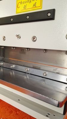 Katı Demir Çerçeveli ve 2 Keskin Doğrusal Bıçaklı Pnömatik PCB Depanelizer