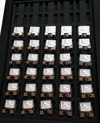 Düz kesme kenarı ile 4 eksenli kontrol için PCB puanlama makinesi